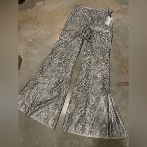 NWT Silver and White metallic Patterned flare Pants forte_forte medium